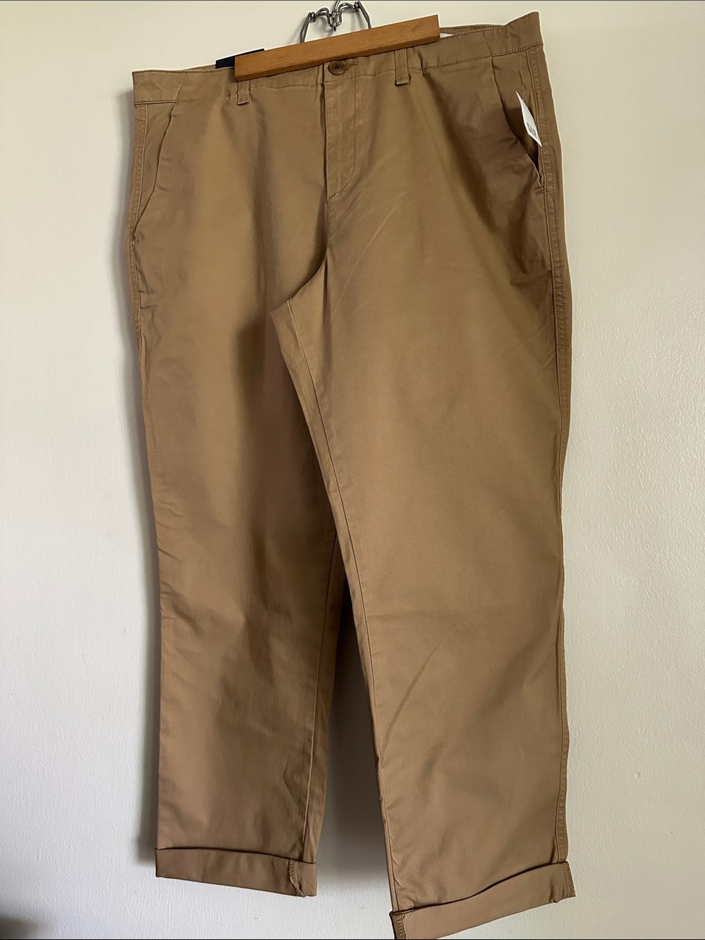 GAP Women’s  Girlfriend Khaki in Tan